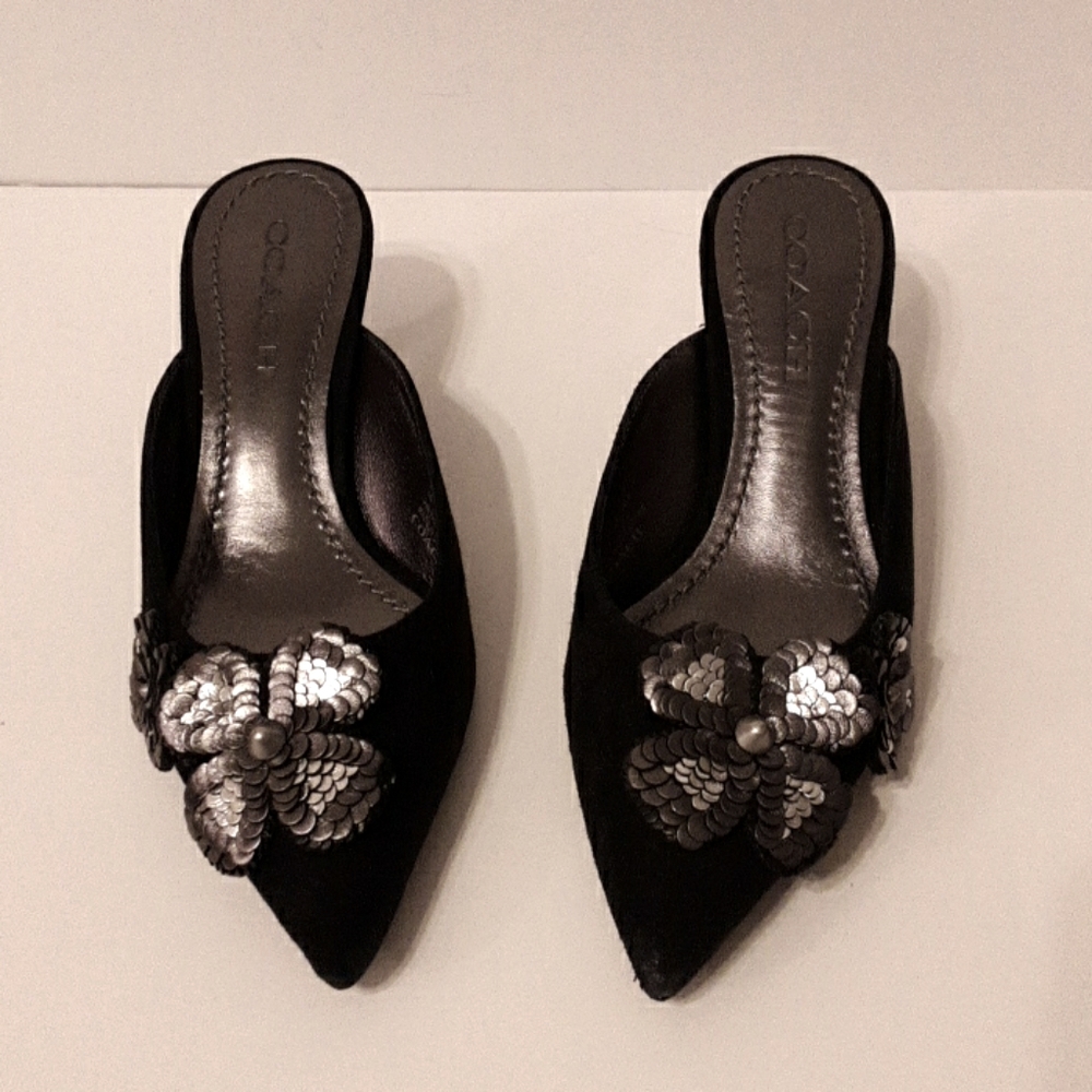 BEAUTIFUL Coach heels